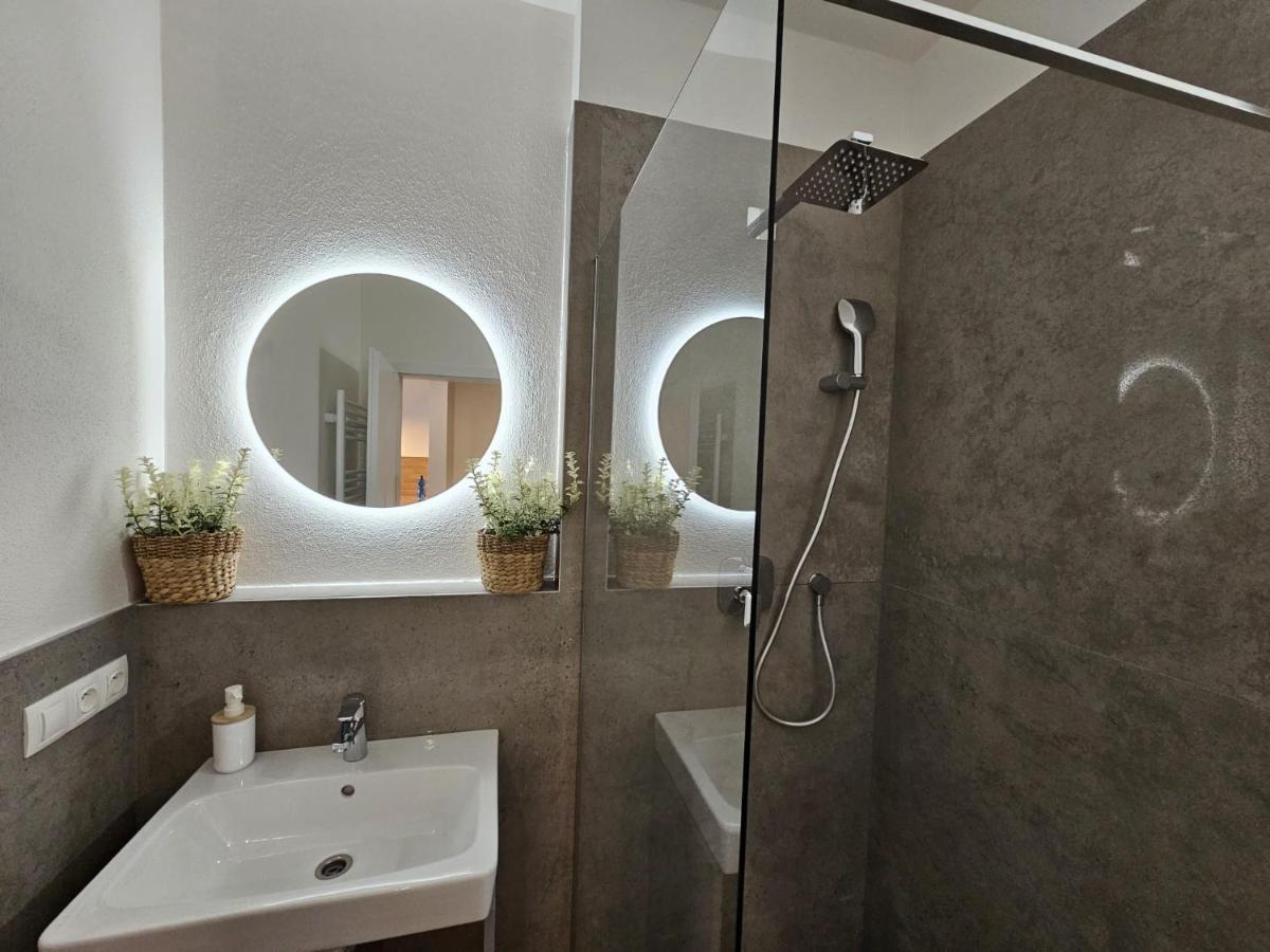 2 Room Apartment, New Building, Bosakova Street, 29 布拉迪斯拉发 外观 照片