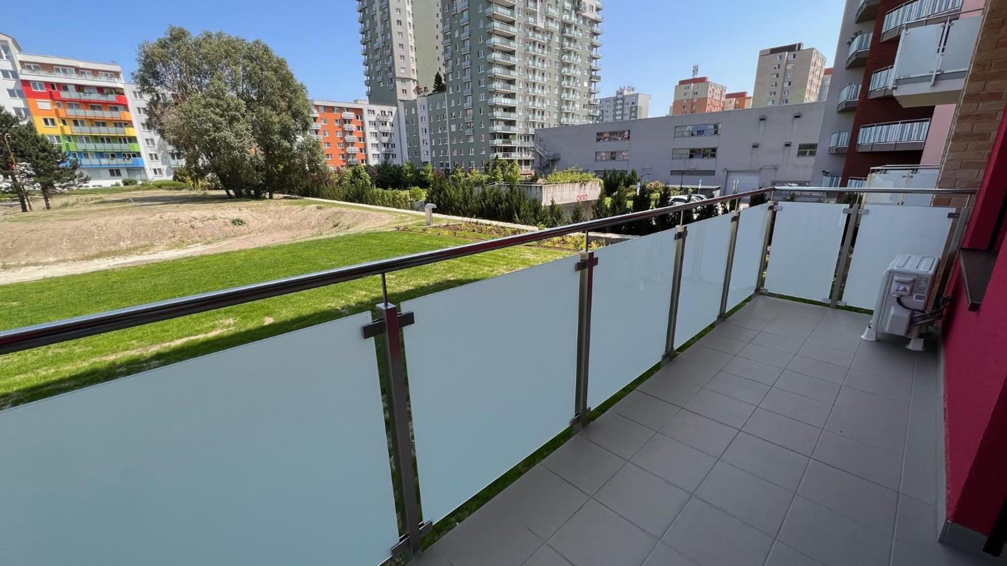 2 Room Apartment, New Building, Bosakova Street, 29 布拉迪斯拉发 外观 照片